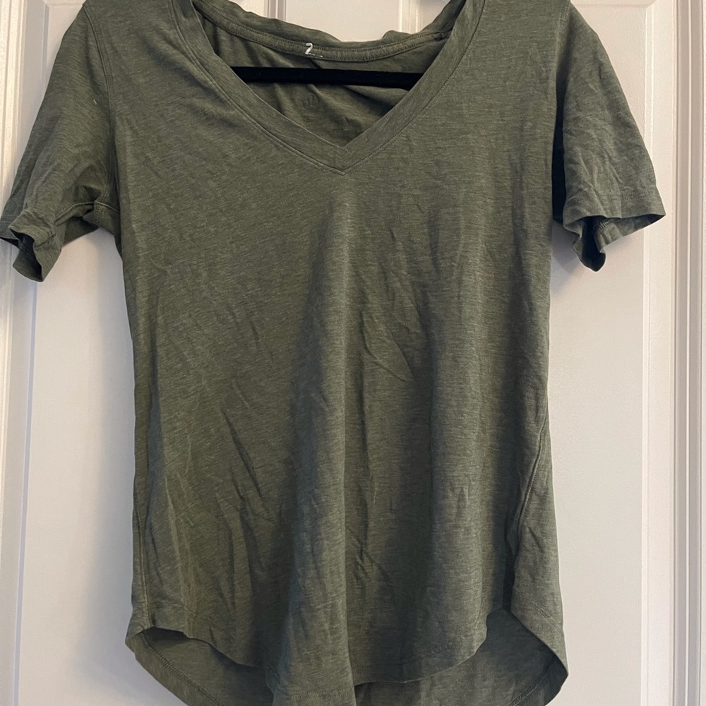 Lululemon Tshirt - Sz 2